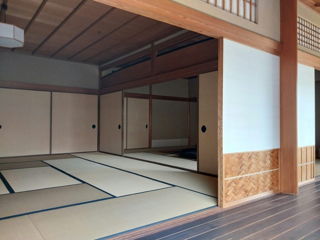 日本家屋の襖と畳